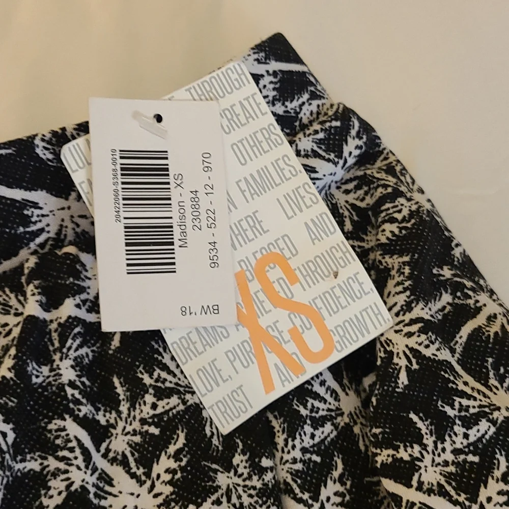 Madison - Picture 3 of 3